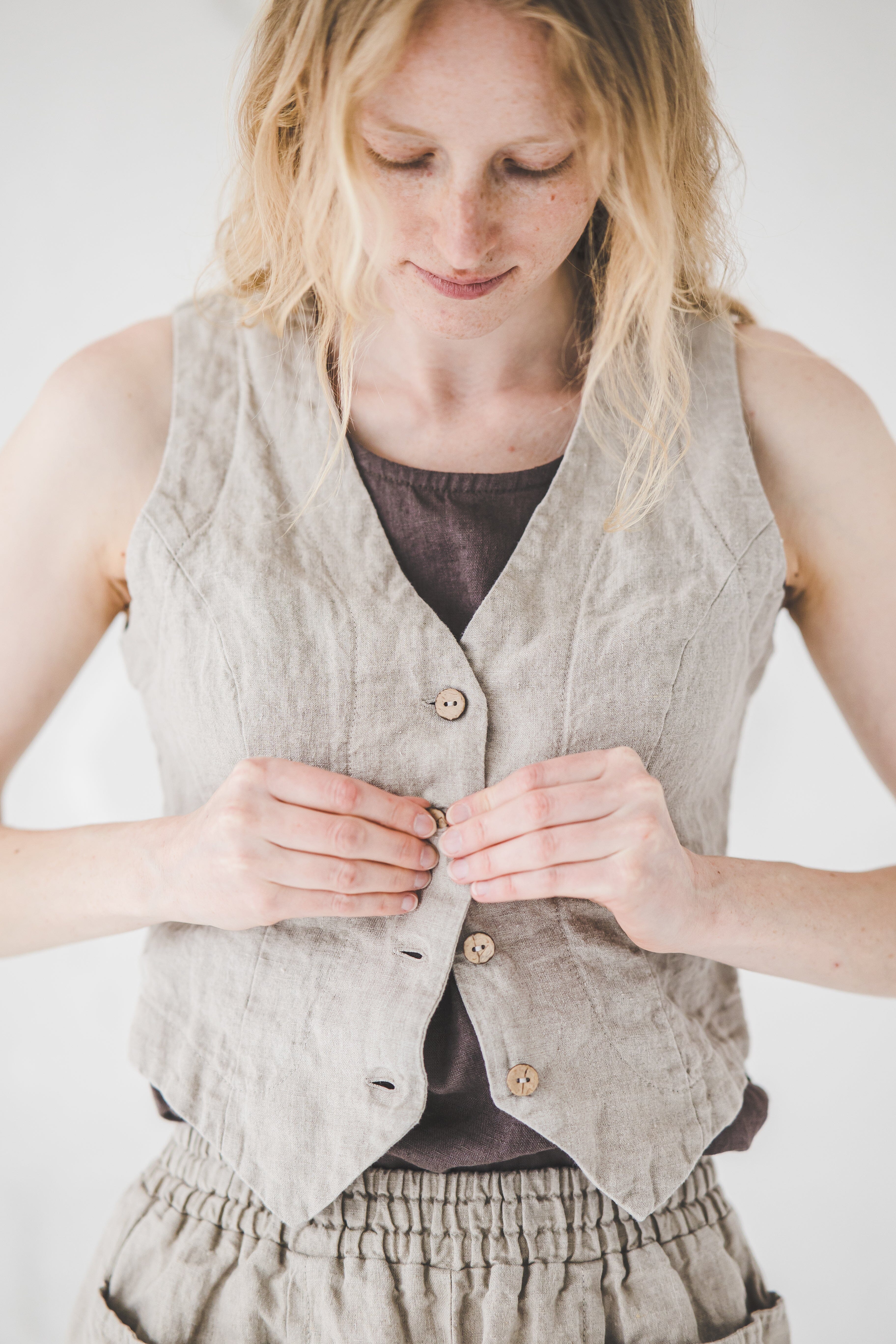 Classic Linen Vest 246 Old Linen Mill