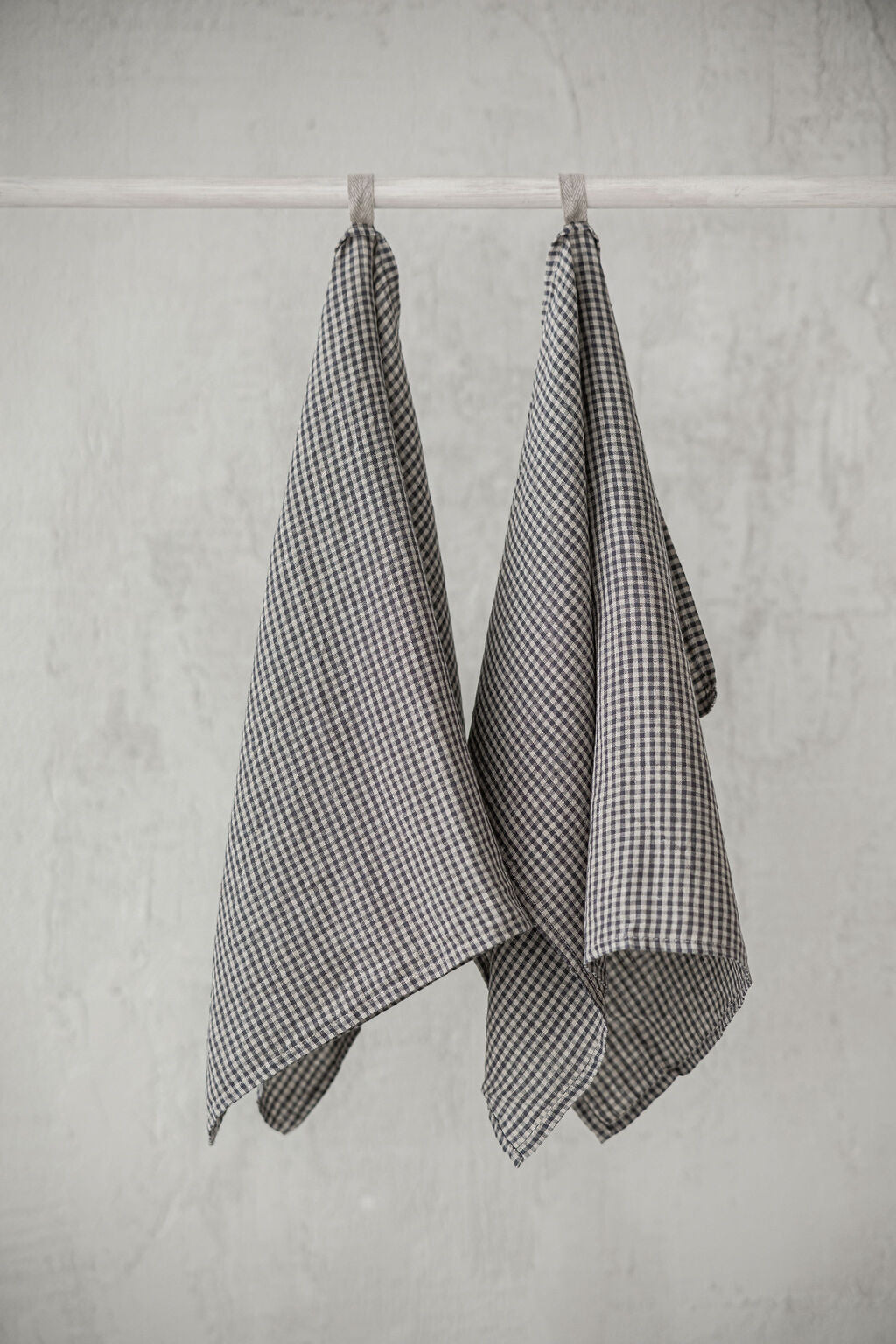 Set of 2 Linen Tea Towels in Small Gray Checks TT50x70 Old Linen Mill