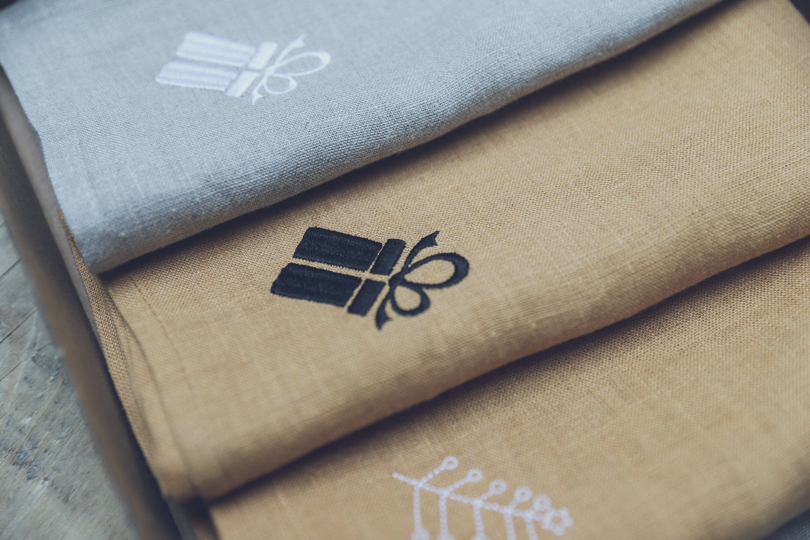 Sets of Handmade Gift Linen Table Napkins with Gift Box Old Linen Mill