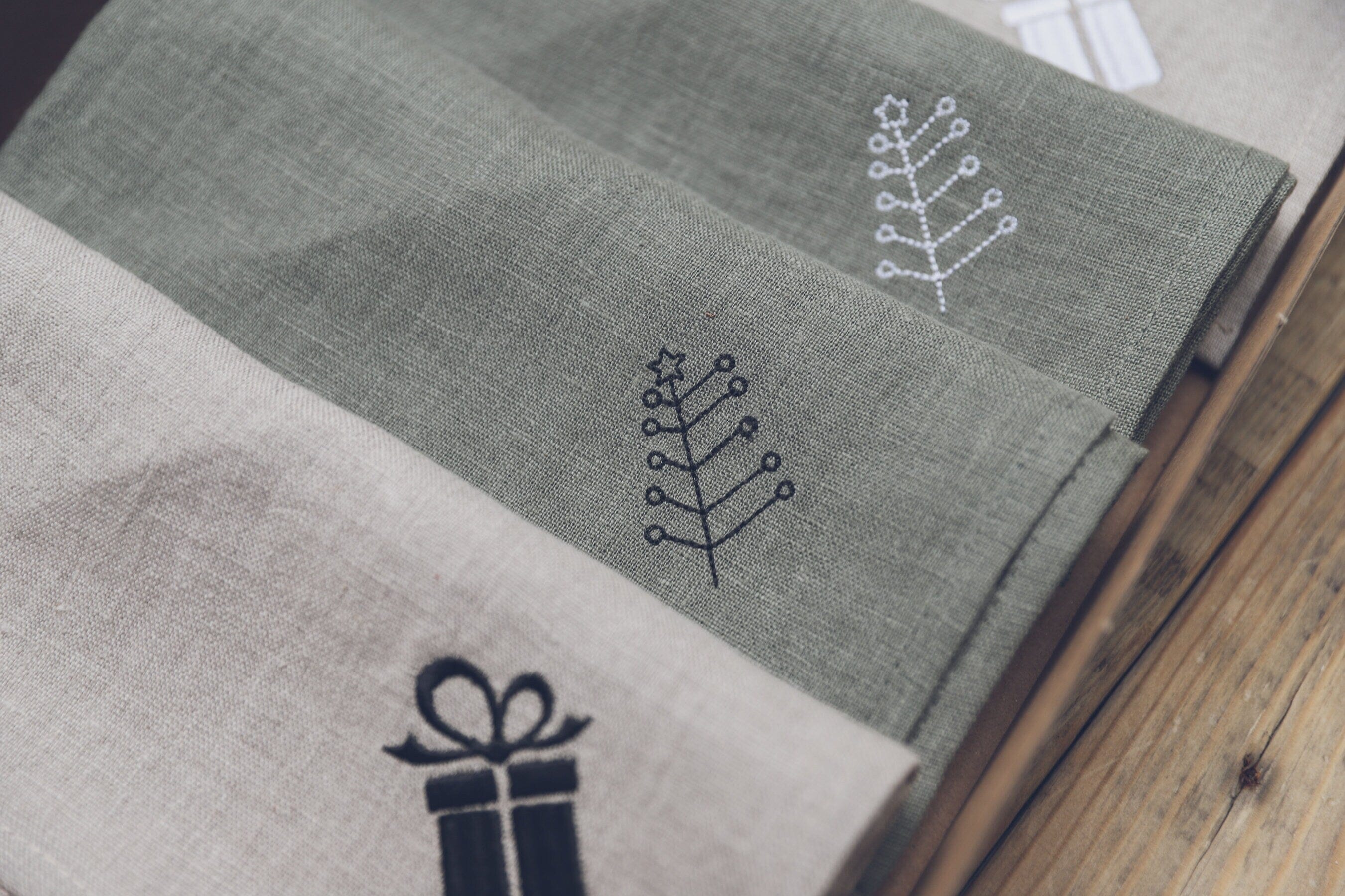 Sets of Handmade Gift Linen Table Napkins with Gift Box Old Linen Mill