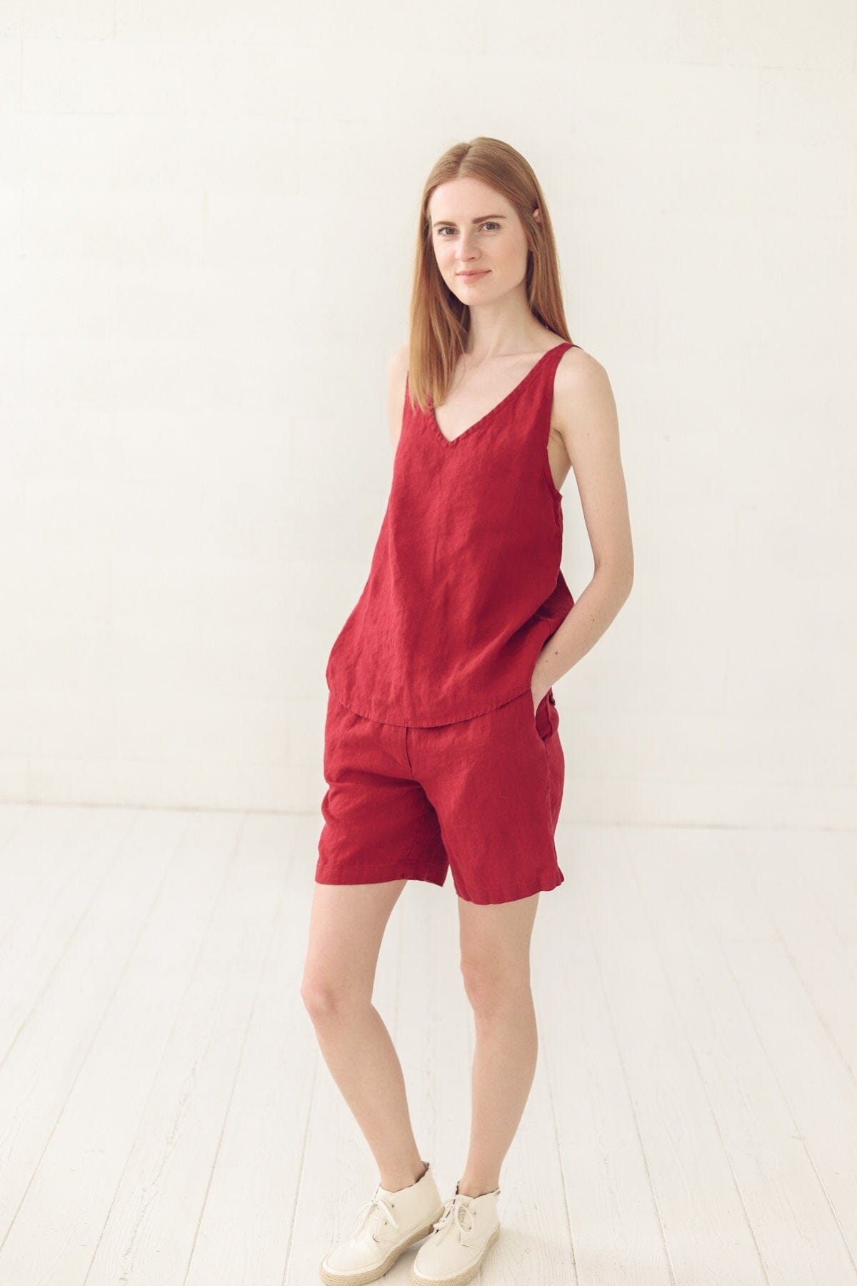 Classic Shape Linen Shorts Old Linen Mill Ruby Red XS 