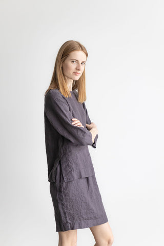 Classic linen blouse in a dark aubergine color.