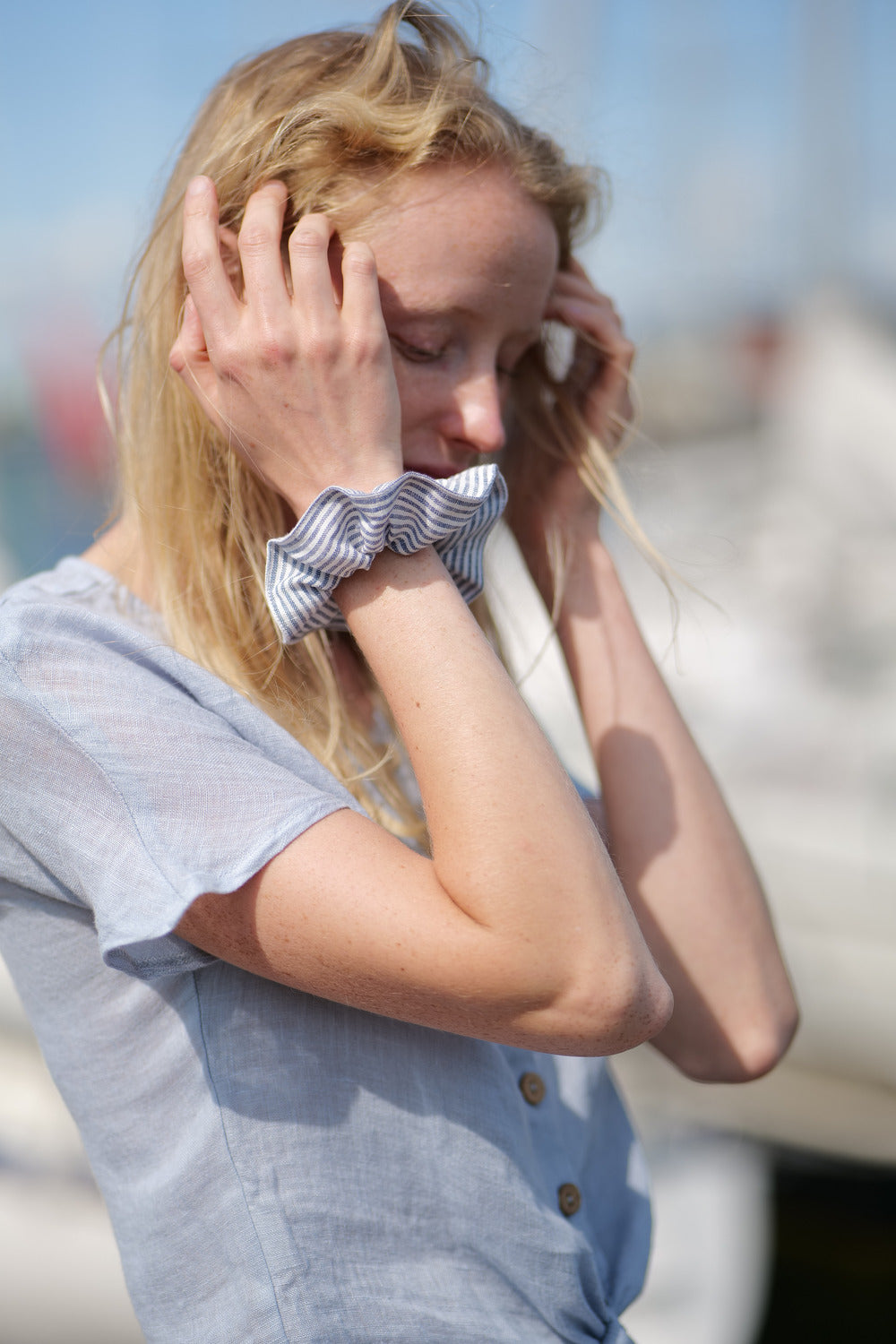 Gauze Linen Tie-Front Summer Top close up picture 