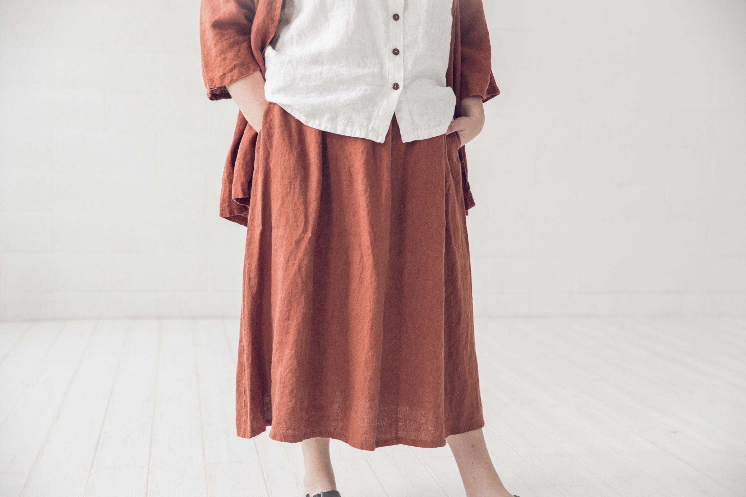 Linen Skirt with Pockets•ÈÀ Old Linen Mill 