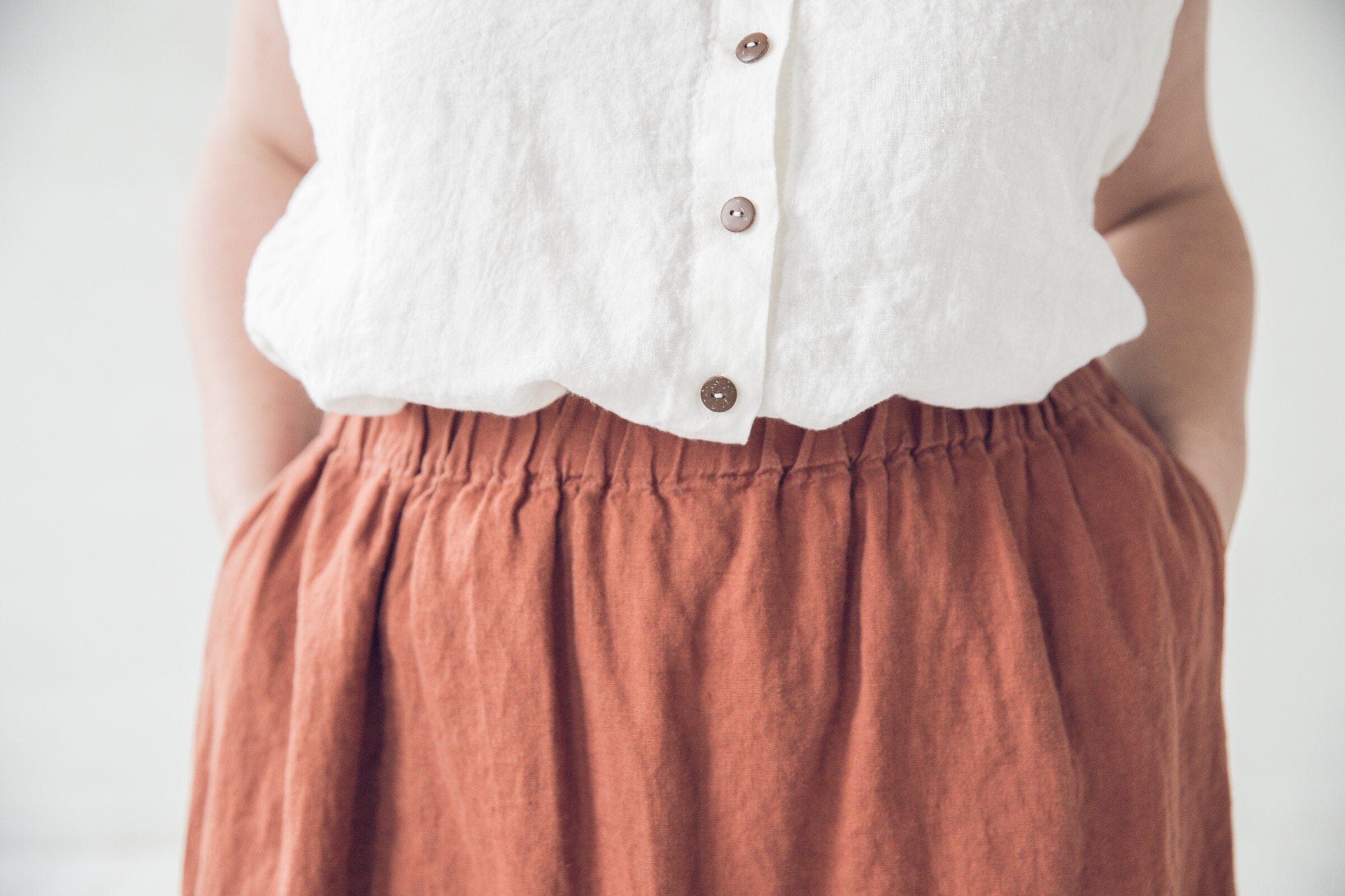Linen Skirt with Pockets•ÈÀ Old Linen Mill 