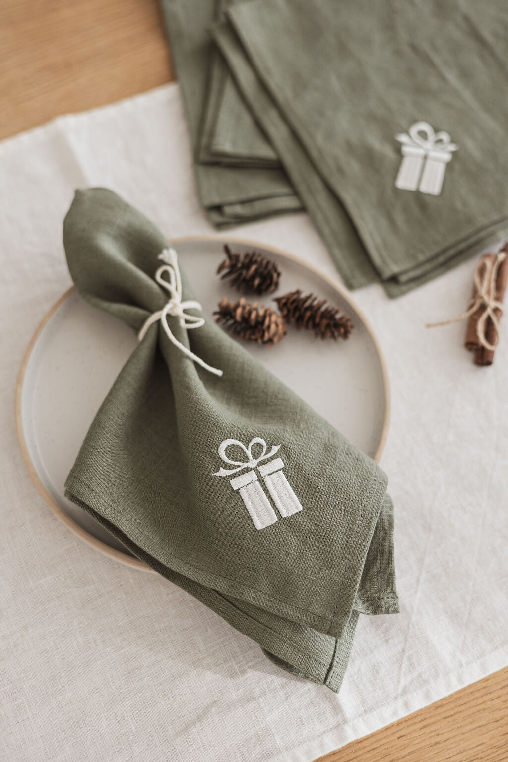 Sage Green Christmas Linen Napkin Set – Embroidered Gift Design Old Linen Mill