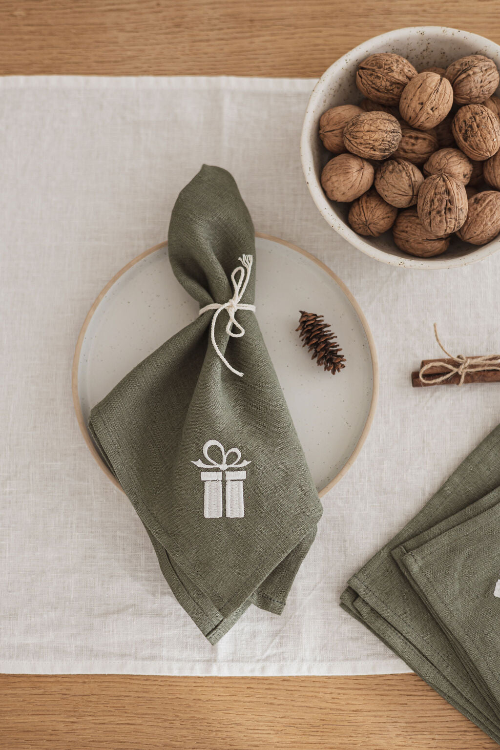 Sage Green Christmas Linen Napkin Set – Embroidered Gift Design Old Linen Mill