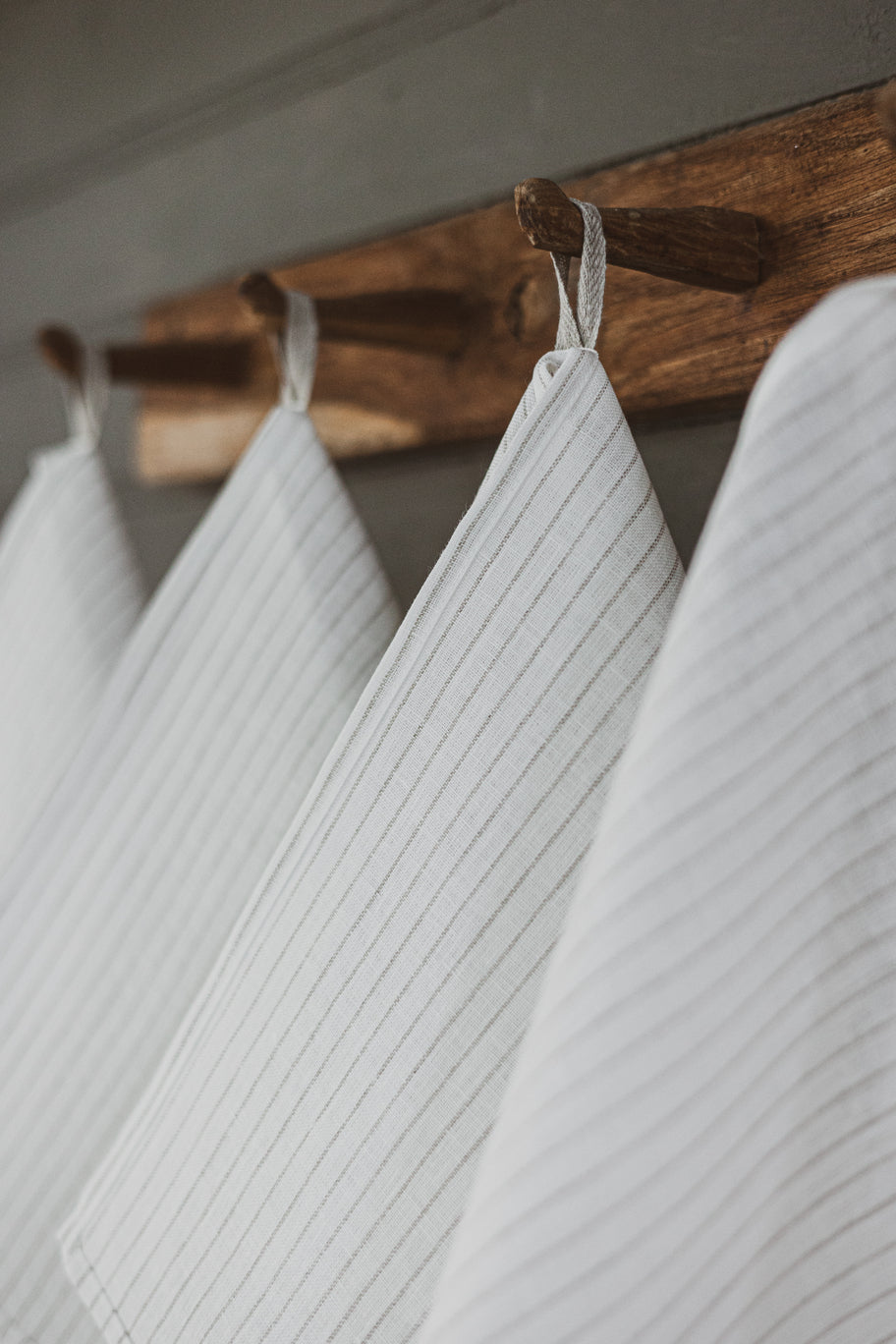 Set of 2 In White Stripes Natural TT50x70 Old Linen Mill