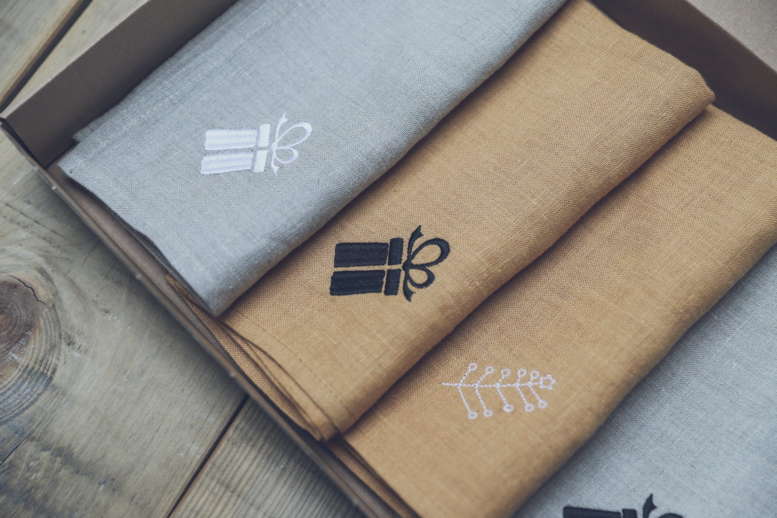 Sets of Handmade Gift Linen Table Napkins with Gift Box Old Linen Mill 