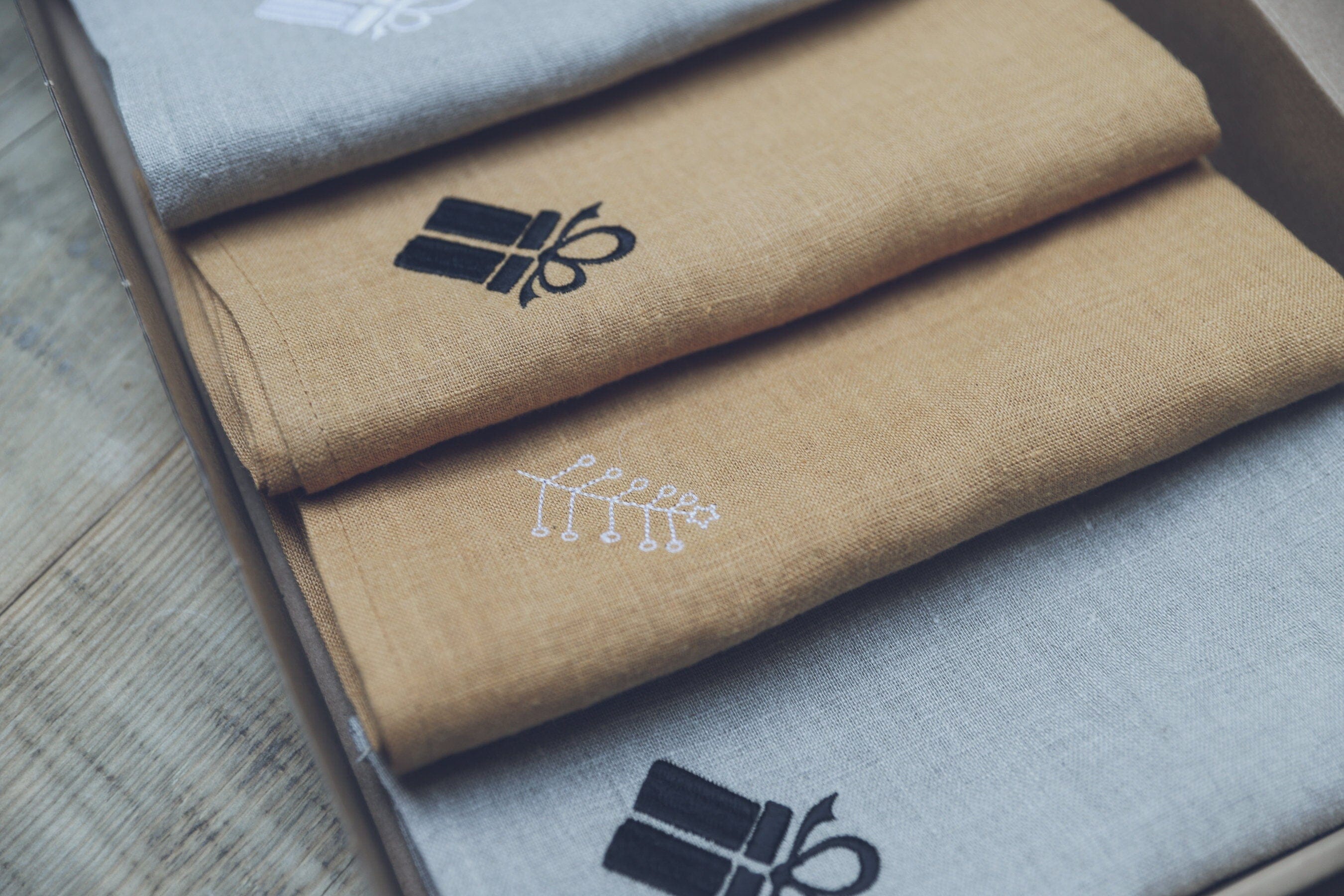 Sets of Handmade Gift Linen Table Napkins with Gift Box Old Linen Mill 