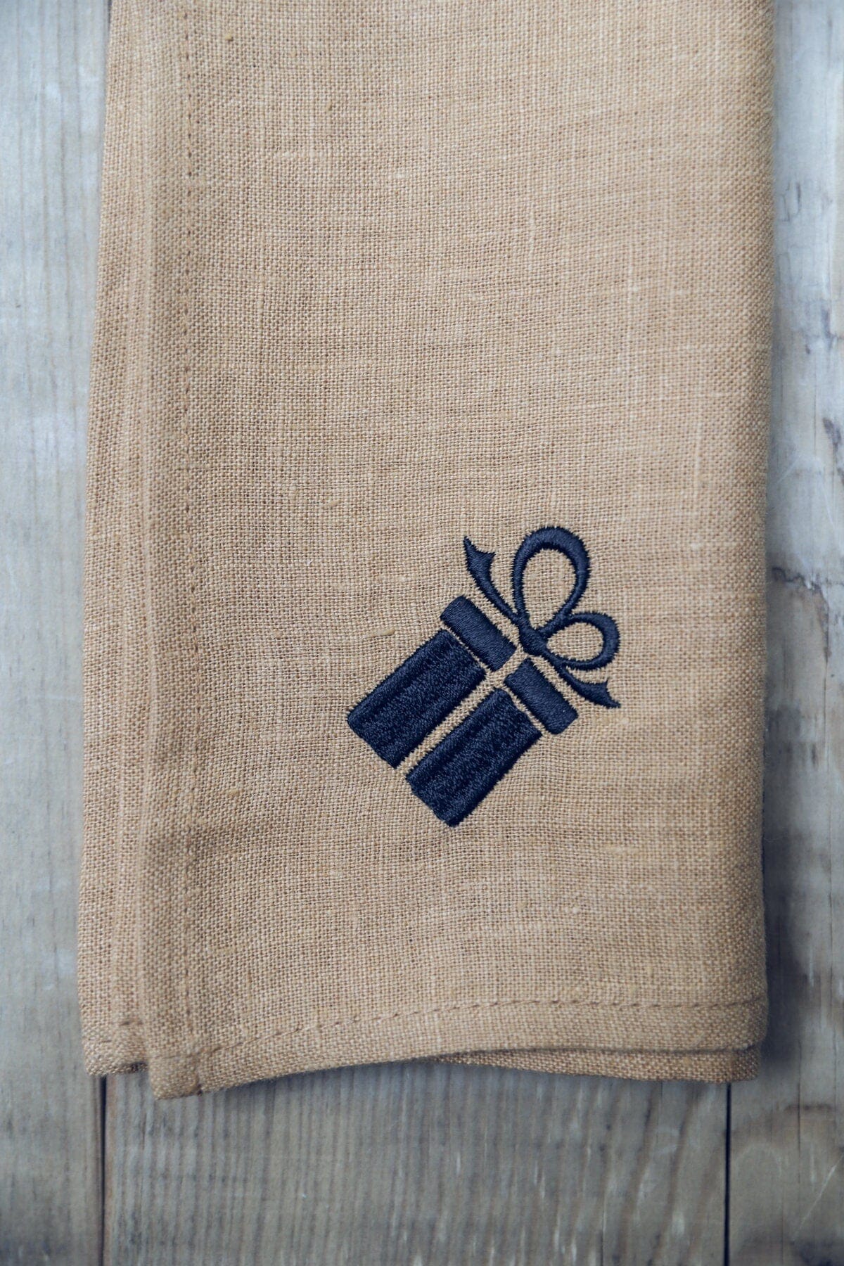 Sets of Handmade Gift Linen Table Napkins with Gift Box Old Linen Mill 45 x 45 cm; 17.7" x 17.7" 4napk+black gift box 