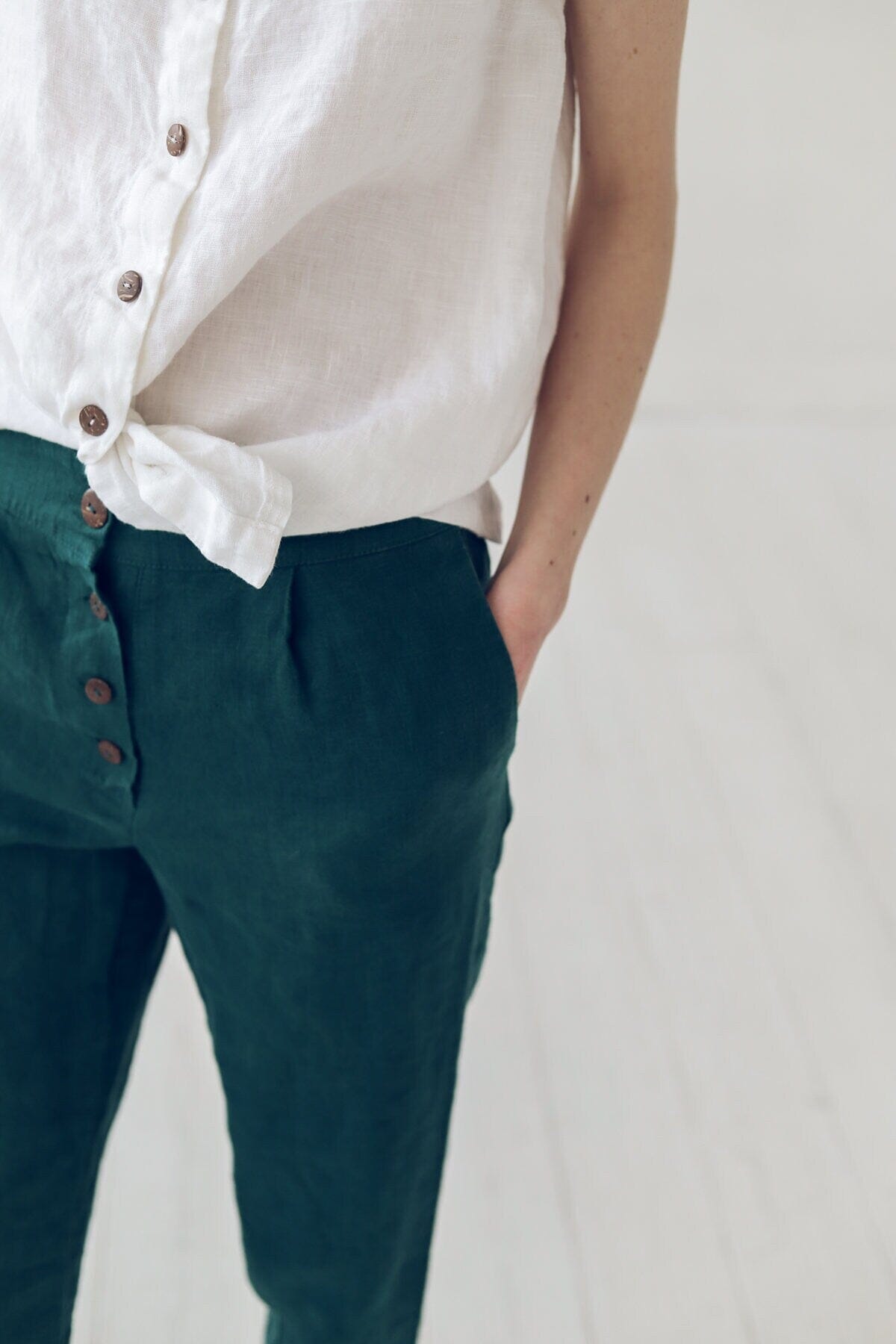 Sleeveless Classic Linen Women's Shirts Old Linen Mill 